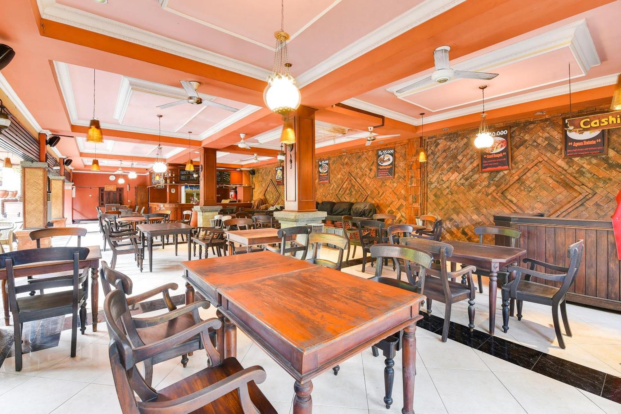 Hotel Super Oyo Townhouse Oak Maxi Legian Kuta (Bali)
